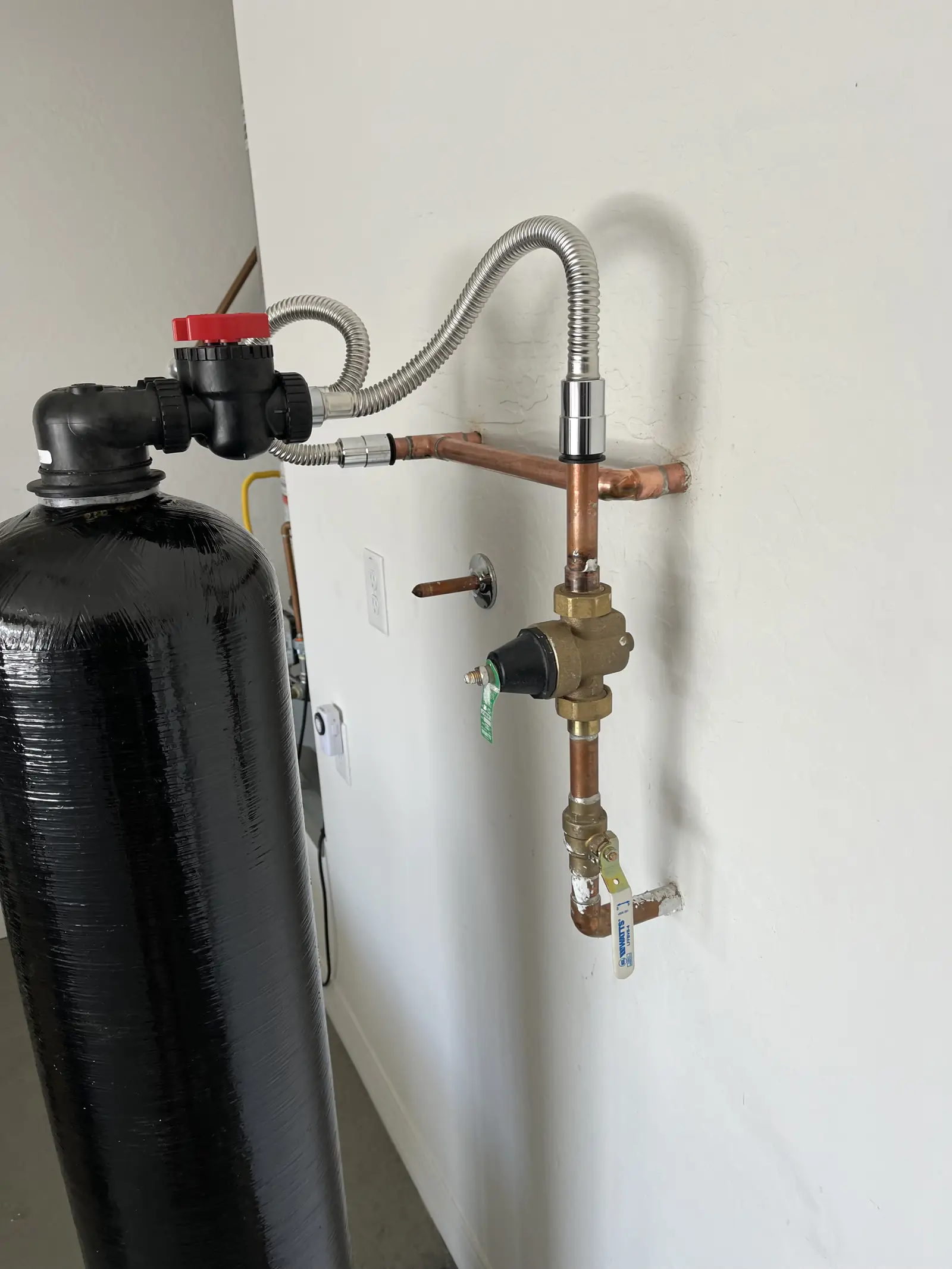 Water softener and pressure regulator in copper